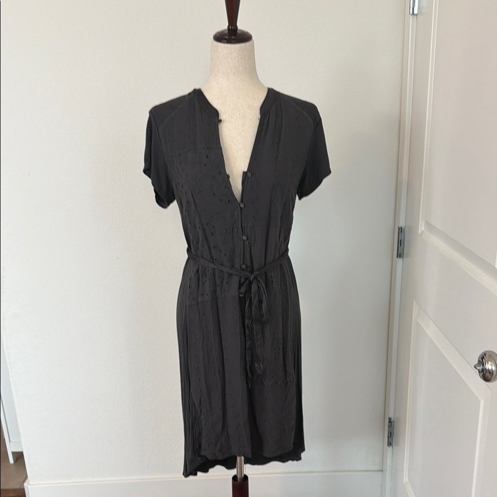 Classic Short-Sleeve Midi Dress in Charcoal with Tie Waist